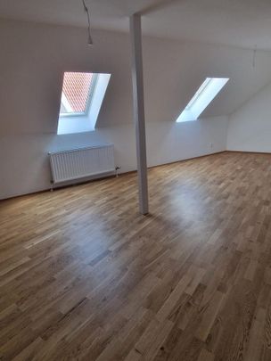 GENERALSANIERTE 1-Zimmerwohnung Top 7 inkl. überdachten Stellplatz - Foto 1