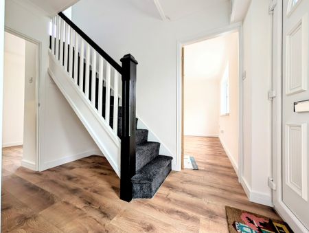 Bryntirion, Mountain Ash, Ynysboeth - Photo 4