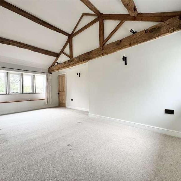 Woodsome Lees, Kirkburton, HD8 - Photo 1