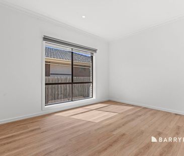 Comfortable & Convenient Living in Reservoir - Photo 4