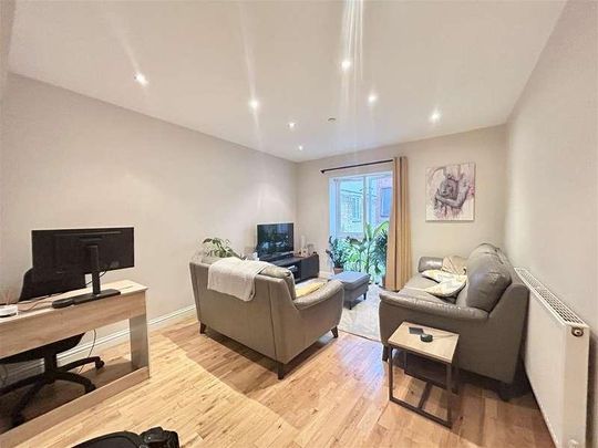 Evron Place, Hertford, SG14 - Photo 1