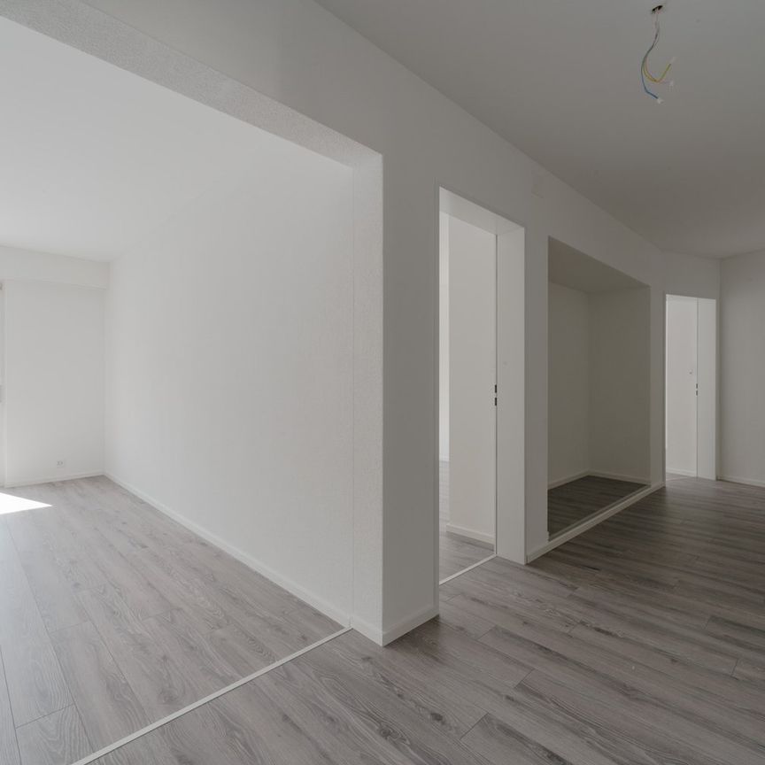 Grosse 4-Zimmerwohnung zu vermieten in Zürich-Oerlikon - Photo 1