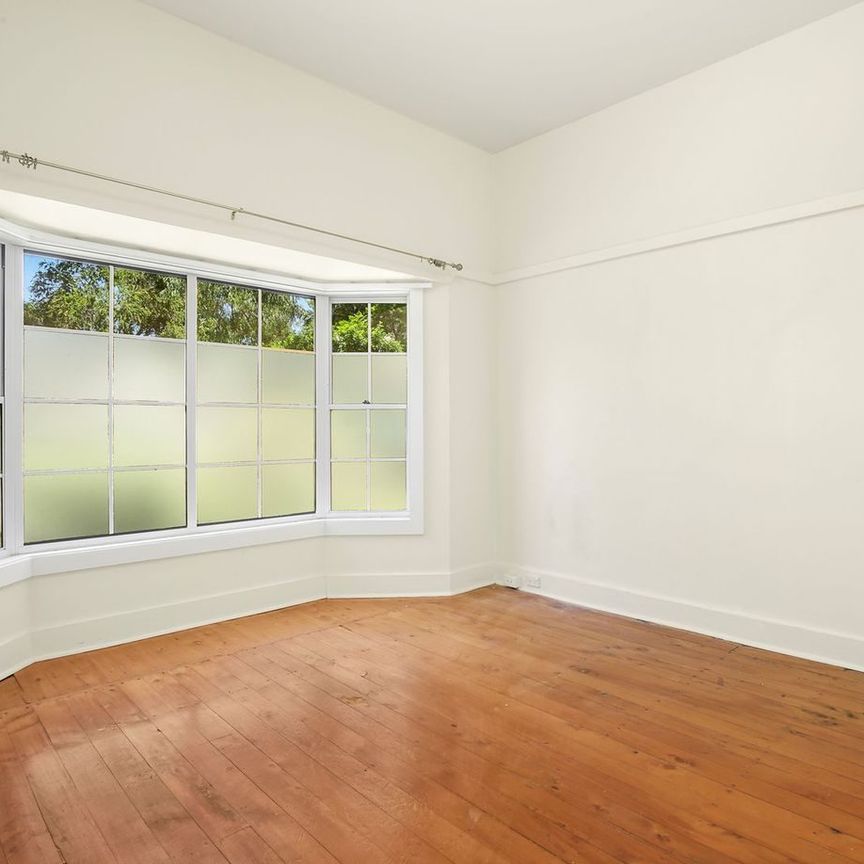 Home like apartment in prime location - Photo 1