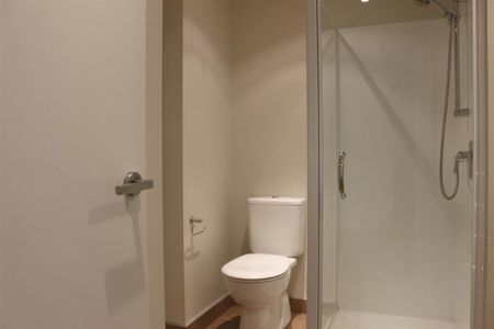 Furnished CBD 2 Bedroom Apartment - Photo 3