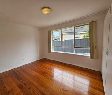 81 Patrick Street, Oakleigh East VIC 3166 - House For Rent | Domain - Photo 4