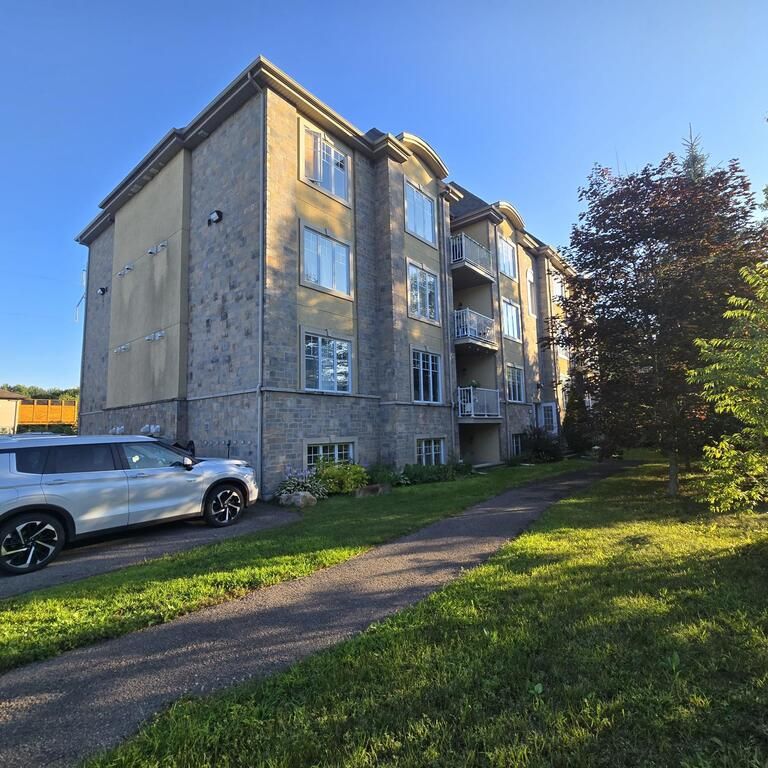 Condo 4 1/2 A Louer - Photo 1