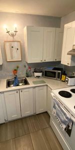 TRES BEAU GRAND APPARTEMENT 4 1/2 A LOUER - Photo 4