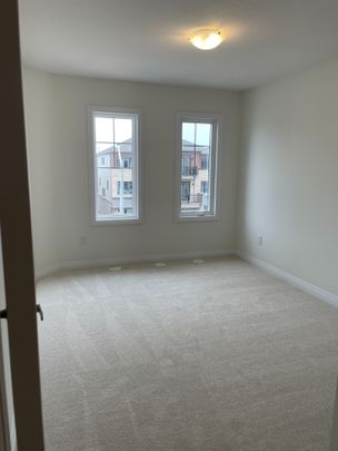 For Lease - 27 St Lawrence Road, Haldimand, Ontario - Photo 1