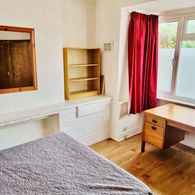 5 bedroom semi-detached house to rent - Photo 1