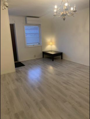 Ljungvägen, Upplands Väsby - Photo 1