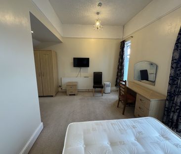 East Parade, Heworth - P10537 - Photo 5