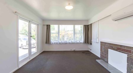 Four Bedroom Family Home - Photo 2