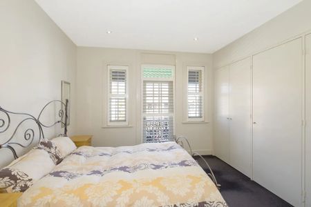 Light-Filled Terrace in the Heart of Bondi Junction! - Photo 4