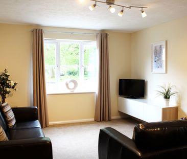 Town Centre, West Green, Crawley - Photo 2