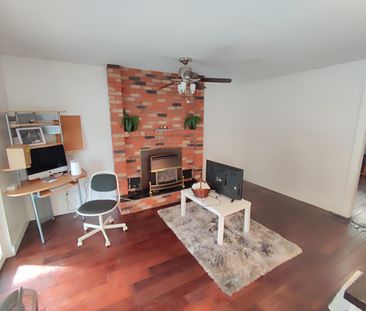 Cozy Three Bedroom Rancher - Photo 2