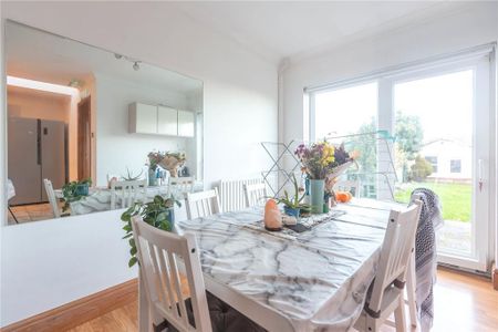 5 bedroom end of terrace house to rent - Photo 2