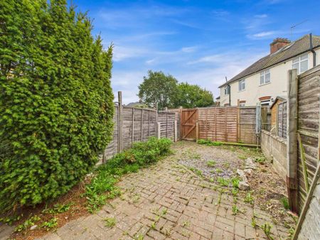 3 bedroom terraced house to rent - Photo 5