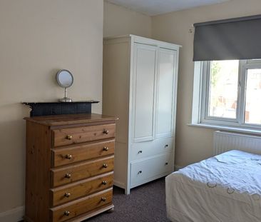Room in a Shared House, Elmside Road, HA9 - Photo 2