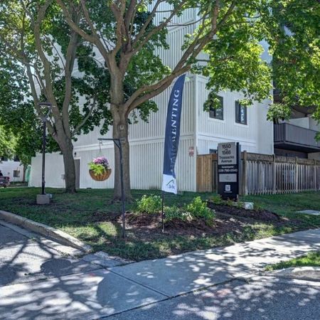 Trossacks Avenue Townhouses - Photo 4