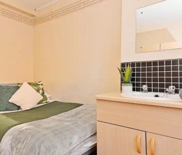 Silver Balcony Room - Photo 4