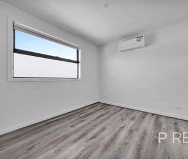 Modern Living in Prime Doveton Location - Photo 3