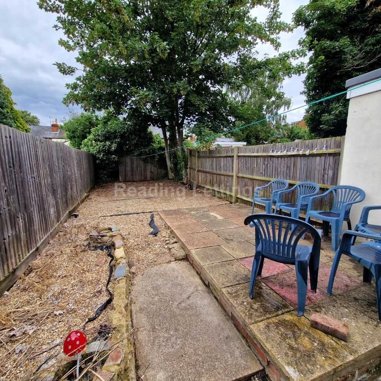 4 bedroom terraced house to rent - Photo 1