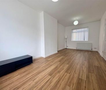 13 Mayfair Avenue, Cregagh, Belfast, BT6 9JA - Photo 4