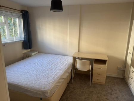 3 bedroom apartment to rent - Photo 5