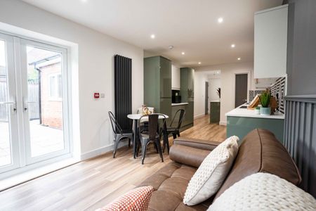 Cobbett Close #1 - Photo 2