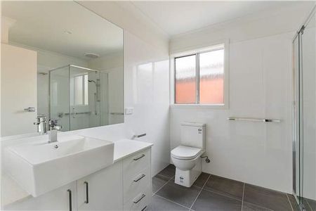 TWO BEDROOM | LOW MAINTENANCE | GREAT LOCATION - Photo 5