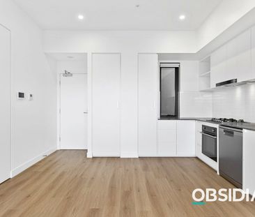 Near Brand New Top Floor Executive Home with Stunning Views - Photo 3