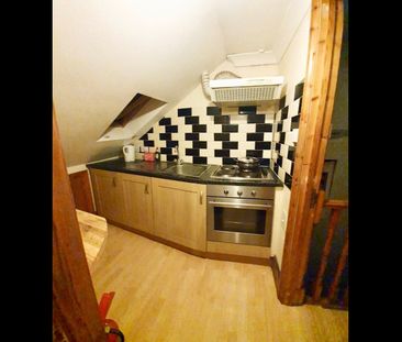 Room in a Shared House, Colville Road, E11 - Photo 3