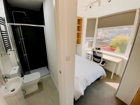Ensuite - Photo 4