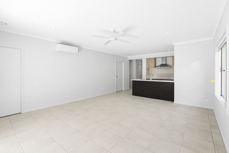 Stunning Home - Media & Split System A/C - Photo 4