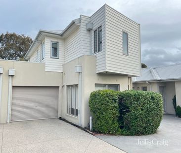 Three Bedroom Townhouse - Photo 2