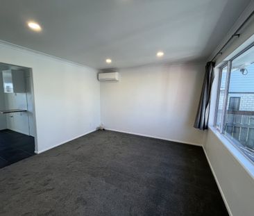 3 Bedroom Home Plus Outside Room! - Photo 1