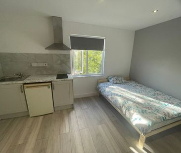 Studio Flat, Mansfield Road, NG1 - Photo 2