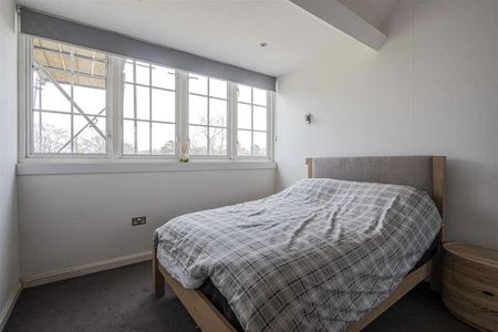 Benjamin Hall, Hensol Castle, CF72 - Photo 5