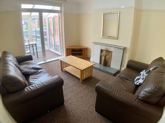 3 bedroom semi-detached house to rent - Photo 1