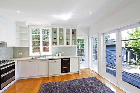 196B Munro Street, Coburg VIC 3058 - House For Rent | Domain - Photo 3