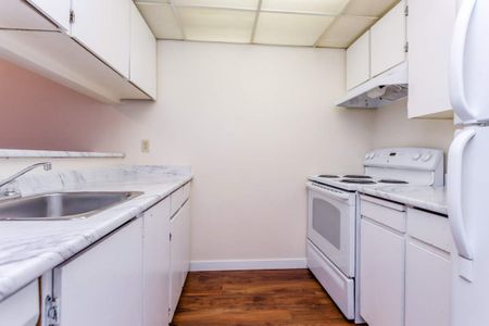 Burnside Apartments - Photo 3