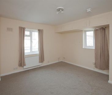 2 bedroom maisonette to rent - Photo 3