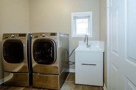 For Lease - 5167 Misty Pine Crescent, Mississauga, Ontario - Photo 2