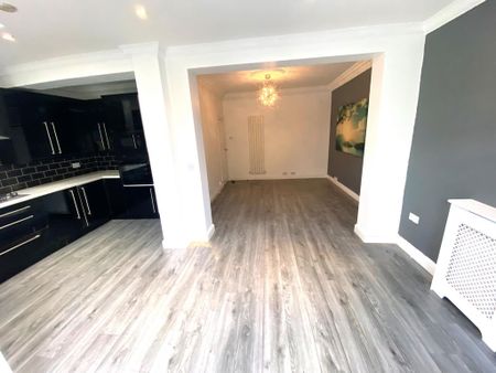 3 bedroom terraced house to rent - Photo 3