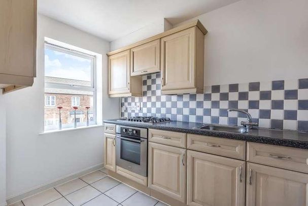 Kingsgate, Aylesbury, HP19 - Photo 1