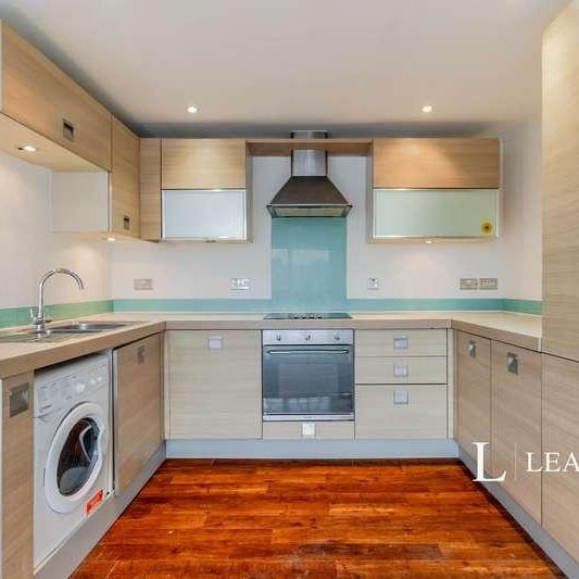 Epsom, Surrey, KT17 - Photo 1