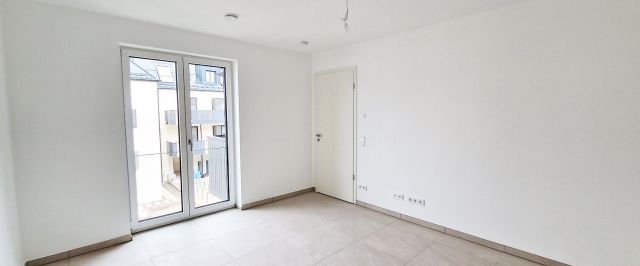 2 Zimmer- Mietwohnung mit Einbauküche in Traunstein. 2 Tiefgaragenstellplätze möglich. - Foto 1