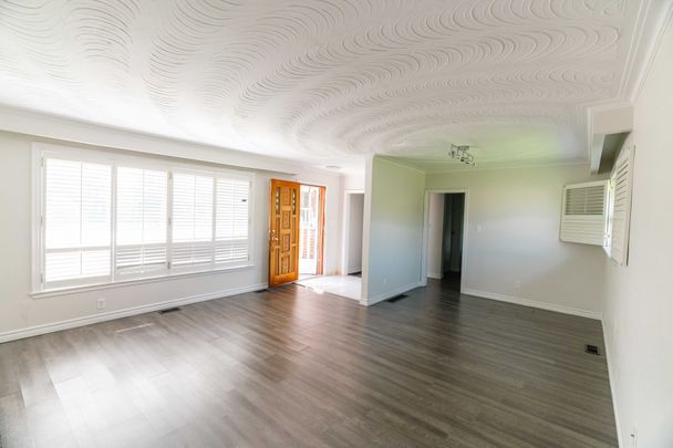 For Lease - 365 Sandhurst Drive Unit# Main, Oakville, Ontario - Photo 1