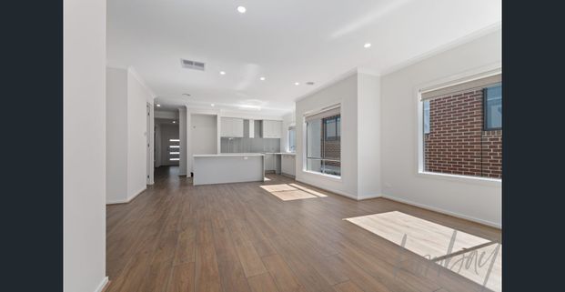 Impressive Family Home in Aurora Estate - Photo 1