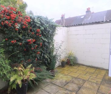 2 bedroom end of terrace house to rent - Photo 2